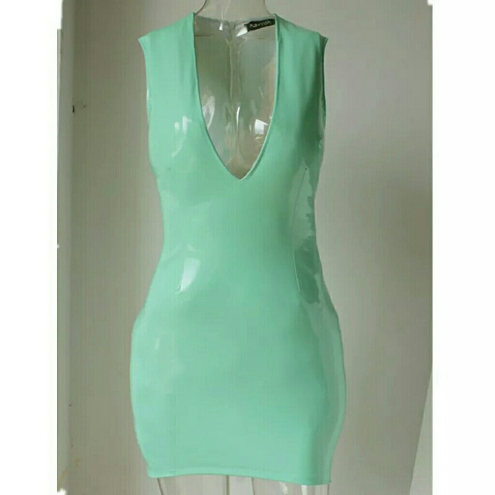 V neck dress
